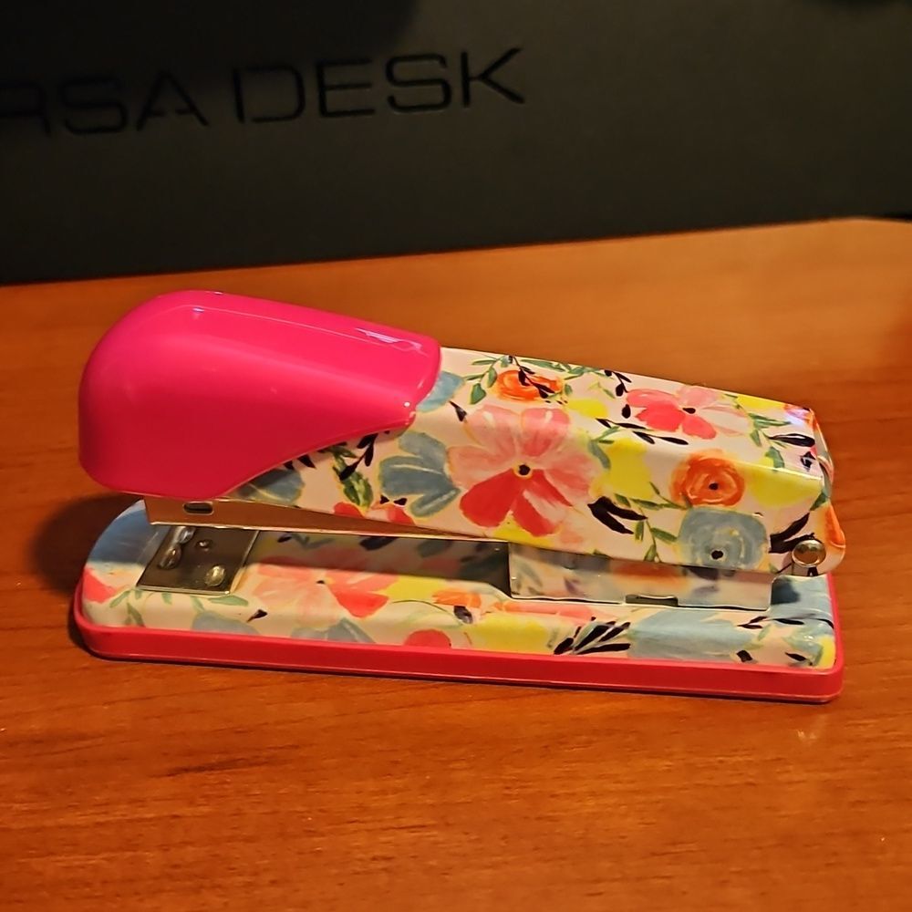 Fiddlestix Paperie, Spring Flower Desk Stapler, 5 inches